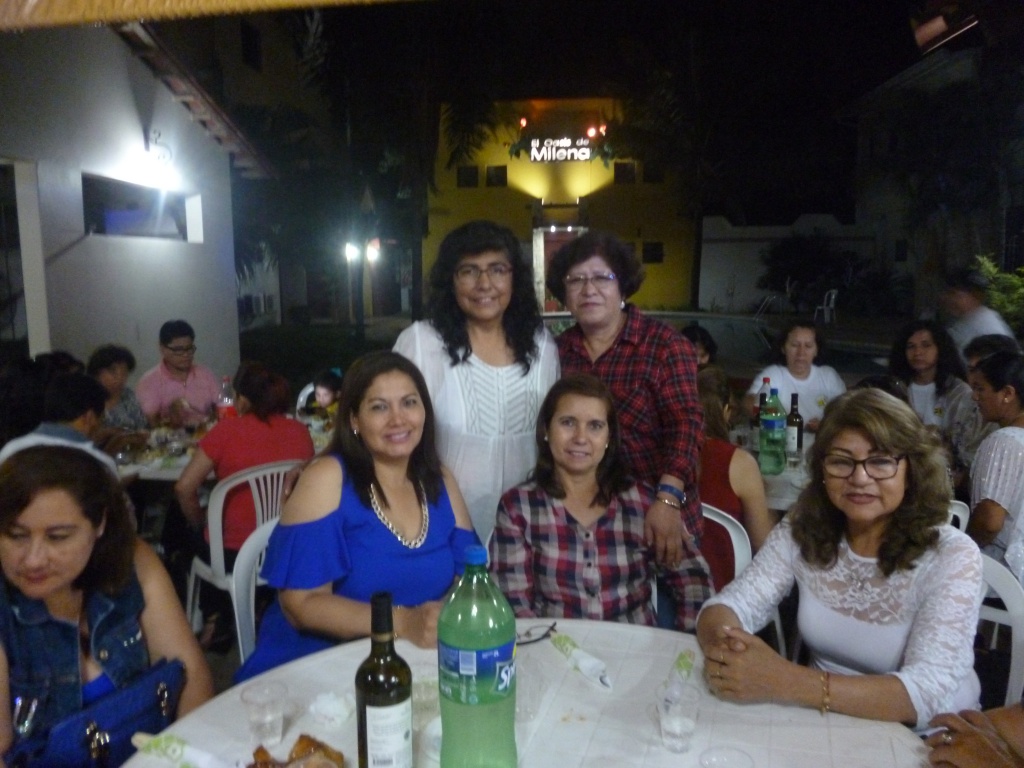 CON LAS ANFITRIONAS YACUIBA 2017